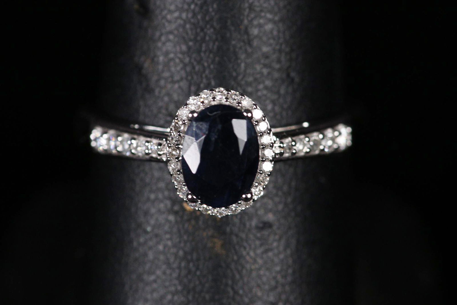 OVAL CUT GENUINE SAPPHIRE & DIAMOND DINNER RING (1 of 2)