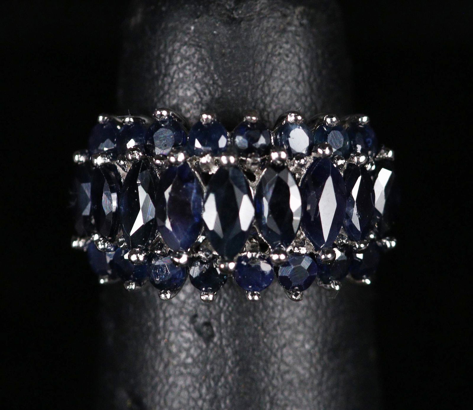 2 CT GENUINE SAPPHIRE ESTATE RING SIZE 5 (1 of 3)