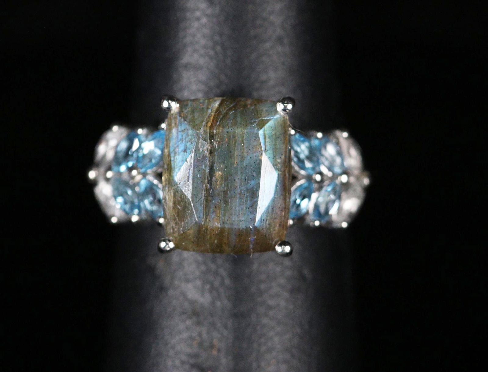 GENUINE LABRODITE & BLUE TOPAZ ESTATE RING (1 of 3)