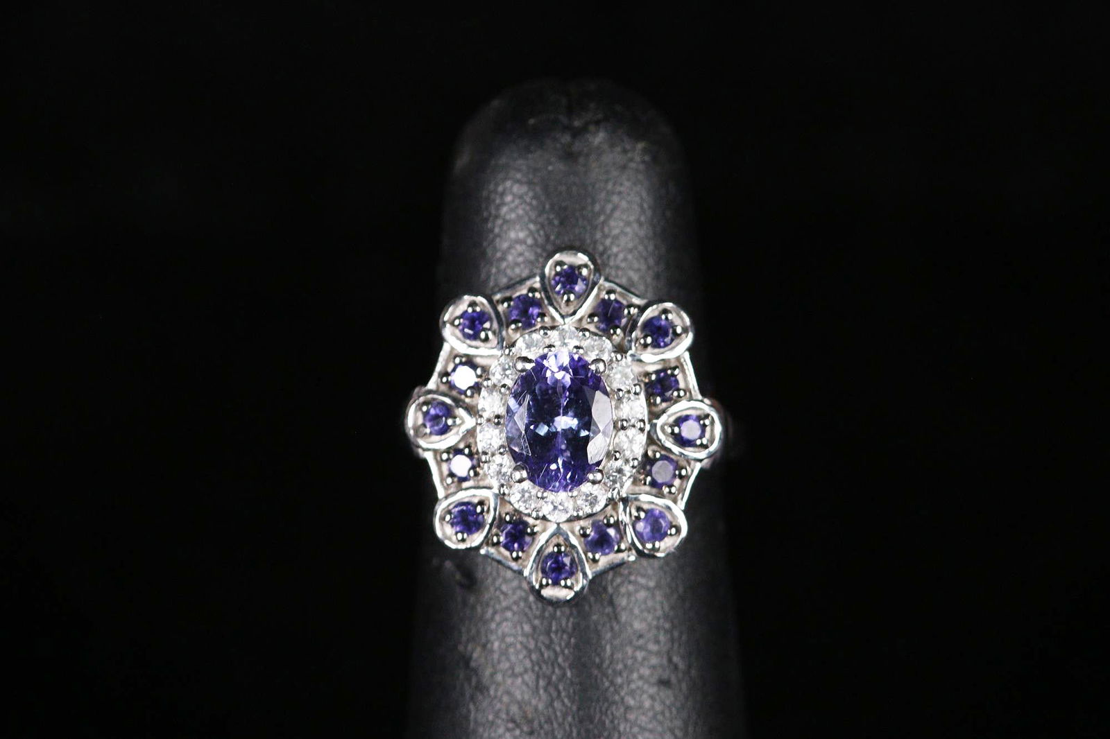 GENUINE TANZANITE AND SAPPHIRE ESTATE RING (1 of 3)