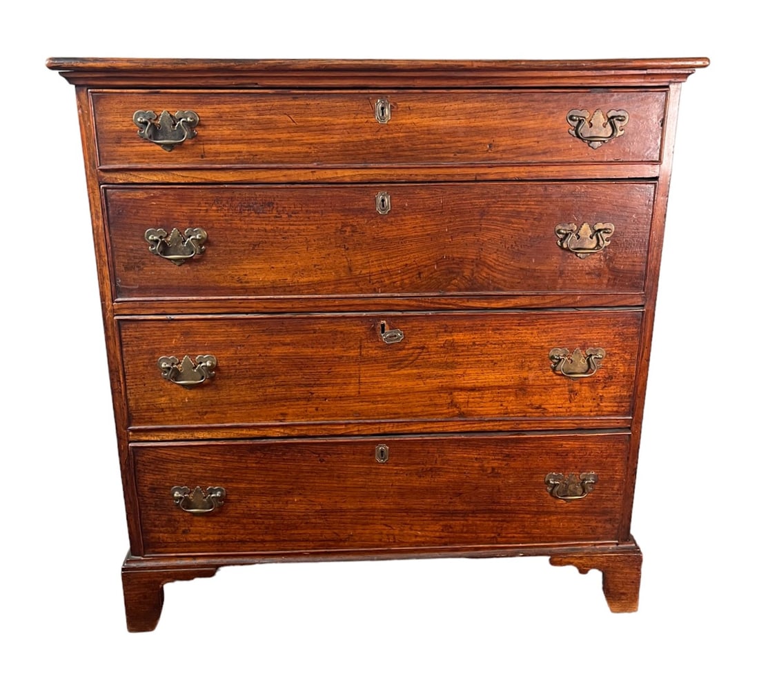 ANTIQUE GEORGIAN 4 DRAWER MAHOGANY CHEST (1 of 4)