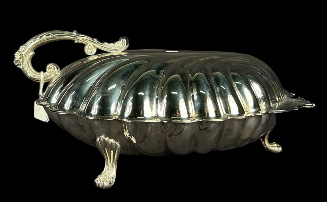 1880'S SILVER PLATE SHELL BISCUIT BOX (1 of 4)