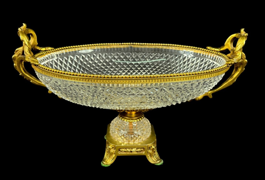 LARGE BRONZE AND BACCARAT CRYSTAL CENTERPIECE: LARGE BRONZE AND BACCARAT CRYSTAL CENTERPIECE GLASS IS BROKEN AS SHOWN IN LAST PICTURE Height: 10.5 in. by Width: 17 in. by Depth: 9.25