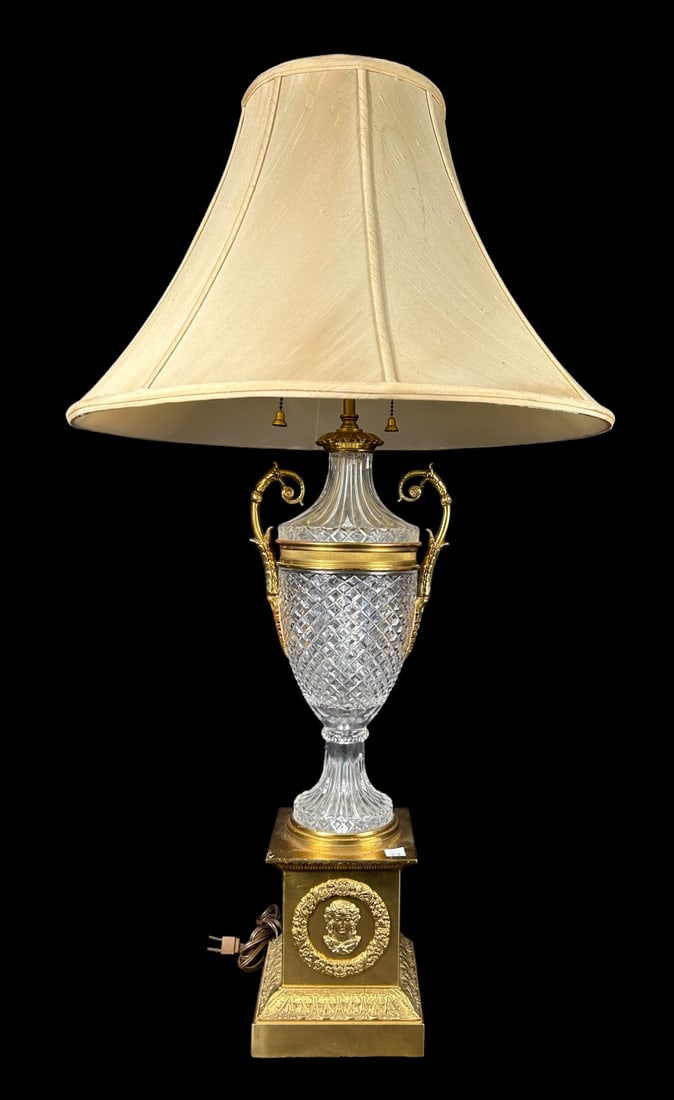 VINTAGE WARREN KESSLER URN LAMP ON BRONZE BASE (1 of 4)