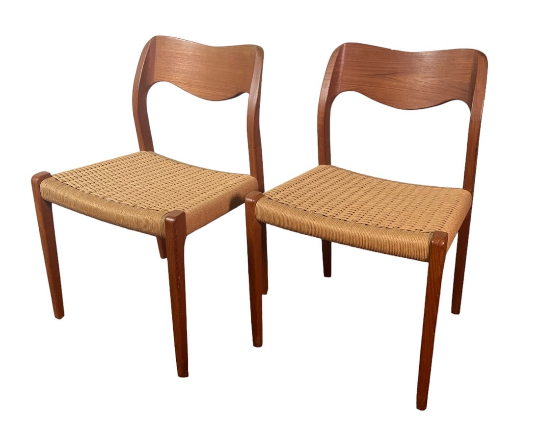 PAIR OF J. L. MOLLER DANISH SIDE CHAIRS MODEL 71 (1 of 6)