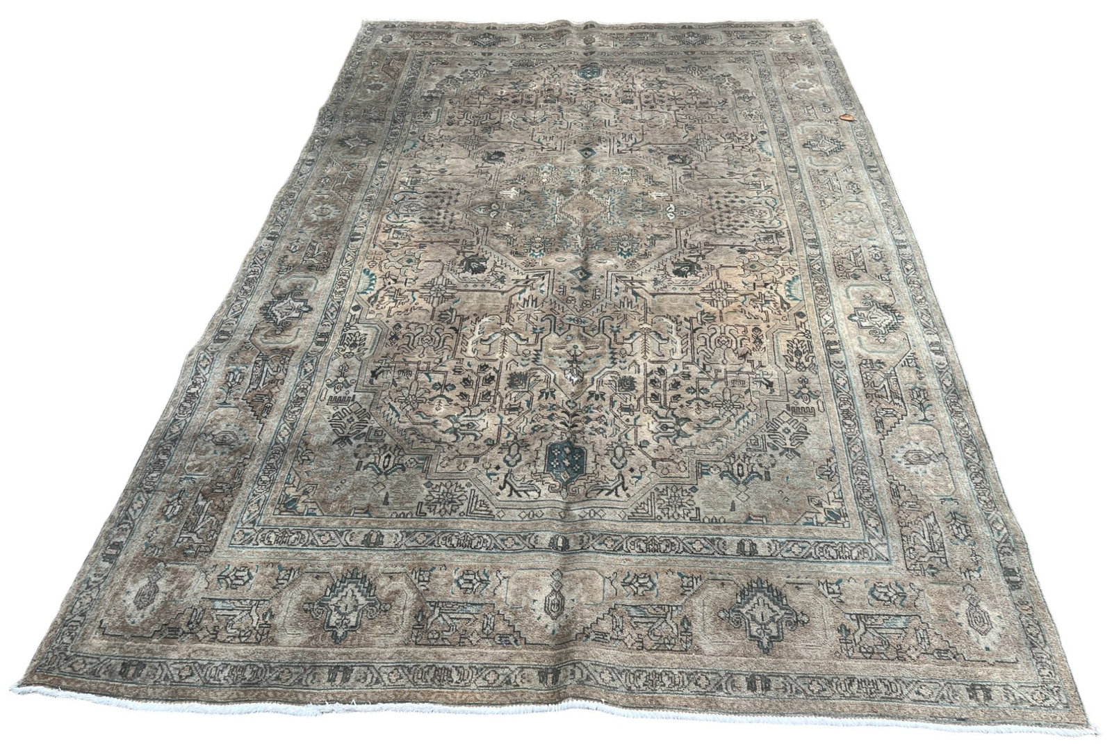 VINTAGE HAND KNOTTED TABRIZ RUG 118 X 77 (1 of 4)