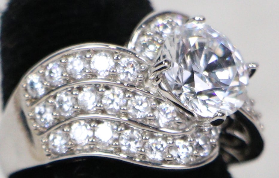 5.88ct ROUND CUT WHITE SAPPHIRE ESTATE RING (1 of 3)