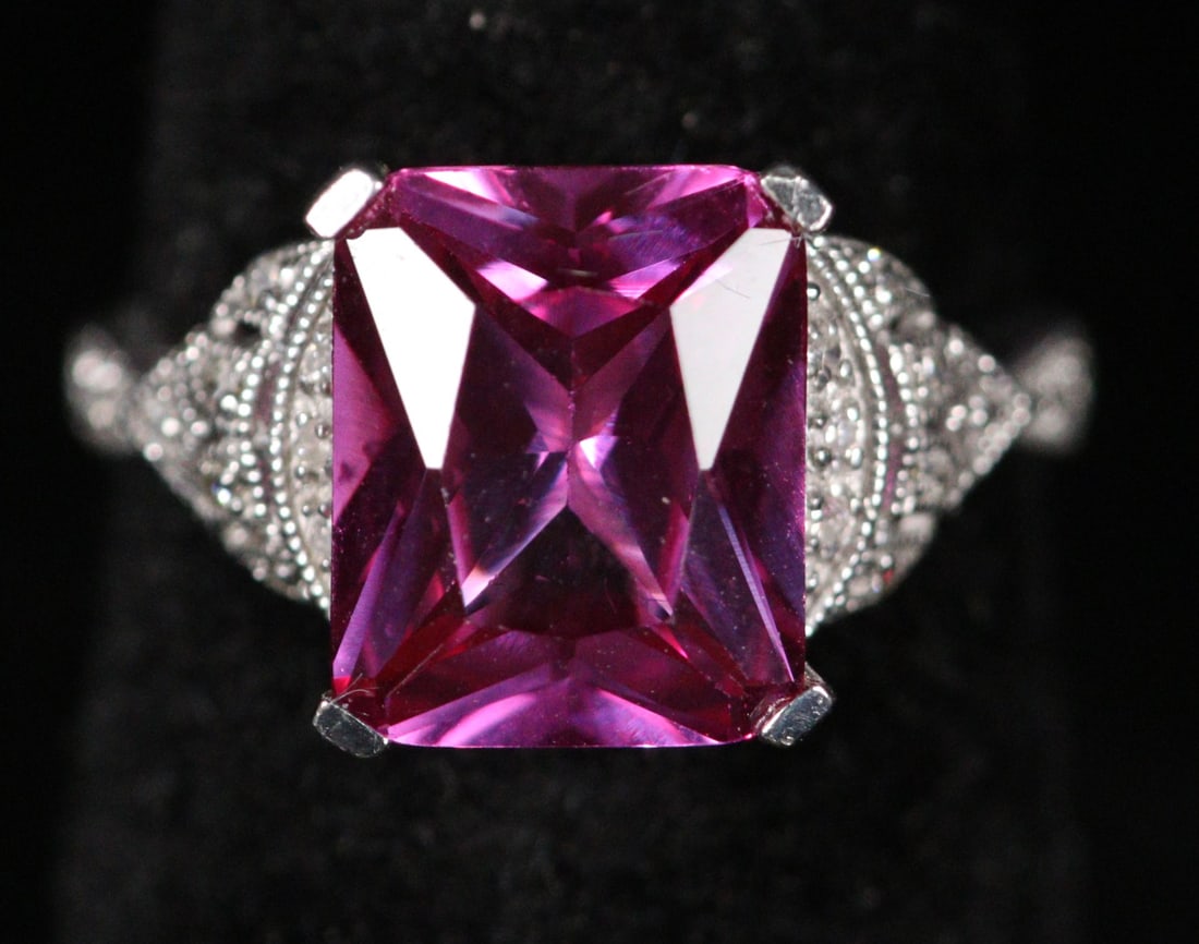 GENUINE PINK AMETHYST AND CZ DIAMOND ESTATE RING (1 of 3)