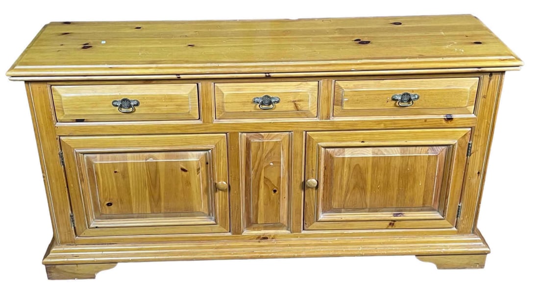 KNOTTY PINE SIDEBOARD WITH THREE DRAWERS (1 of 4)