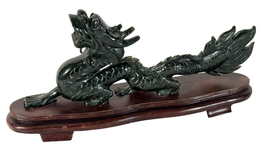 VINTAGE NEPHRITE CARVED CHINESE DRAGON (1 of 4)
