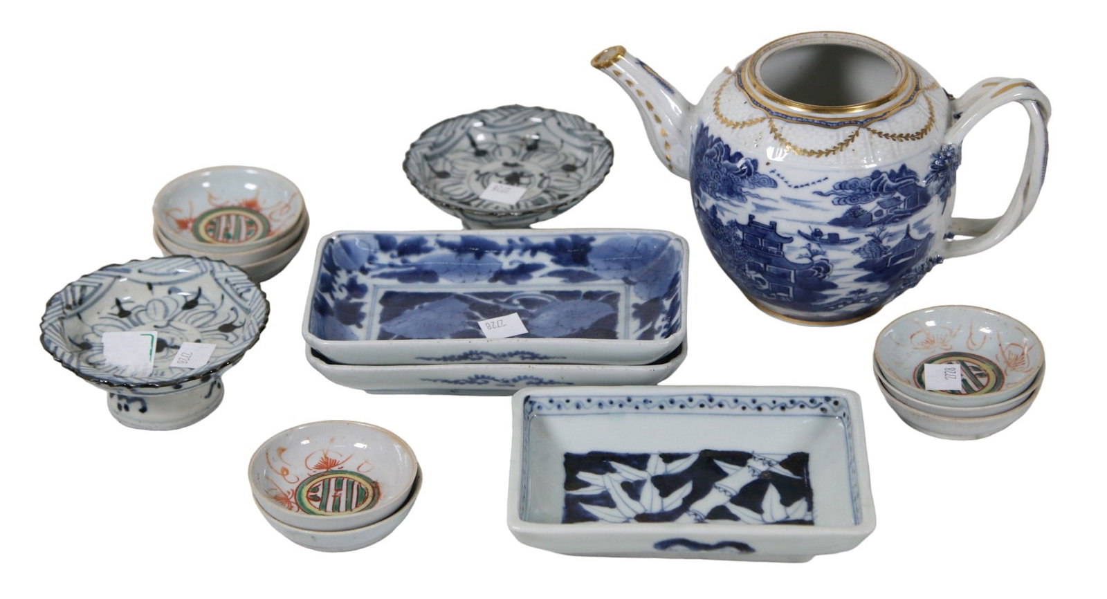 FOURTEEN 19th CENTURY CHINESE PORCELAIN PIECES (1 of 6)