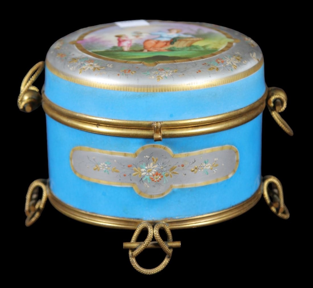 ANTIQUE FRENCH HAND PAINTED PORCELAIN JEWELRY BOX (1 of 3)