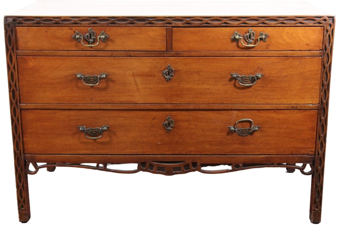 ANTIQUE FOUR DRAWER CHEST (1 of 8)