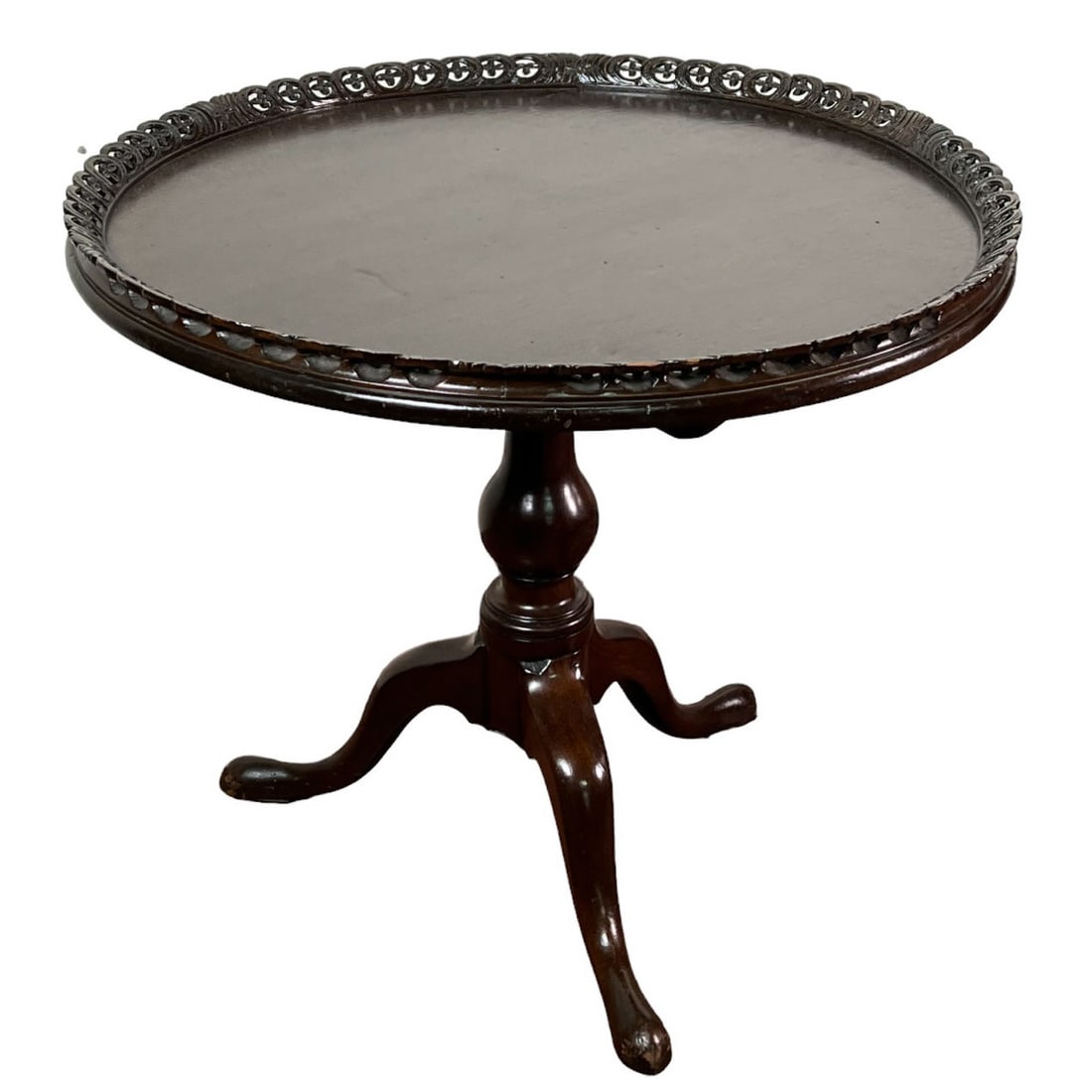 19th CENTURY MAHOGANY FILP TOP TEA TABLE: 19th CENTURY MAHOGANY FILP TOP TEA TABLE Height: 28.5 in. by Width: 33 in. by Depth: 33