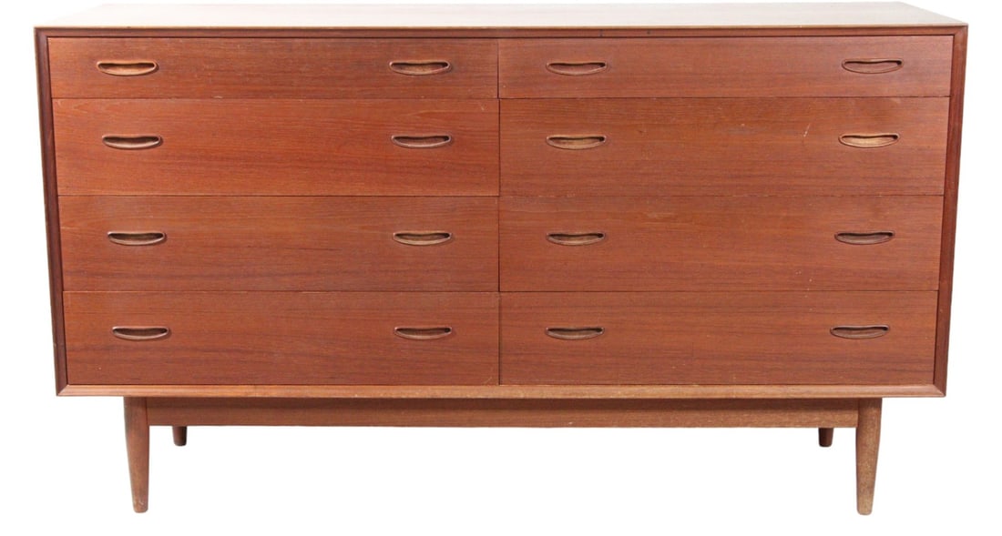IB KOFOD LARSEN TEAK EIGHT DRAWER DRESSER: IB KOFOD LARSEN TEAK EIGHT DRAWER DRESSER. Height: 34.5 in. by Width: 60 in. by Depth: 21 in.