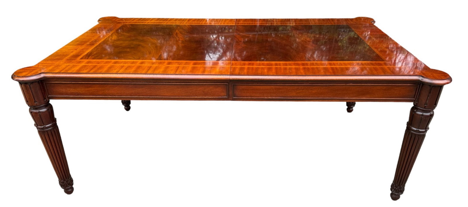 MAHOGANY INLAID RALPH LAUREN DINING TABLE: MAHOGANY INLAID RALPH LAUREN DINING TABLE WITH A 22" LEAF Height: 30.5 in. by Width: 80 in. by Depth: 48 in. 102" total length.