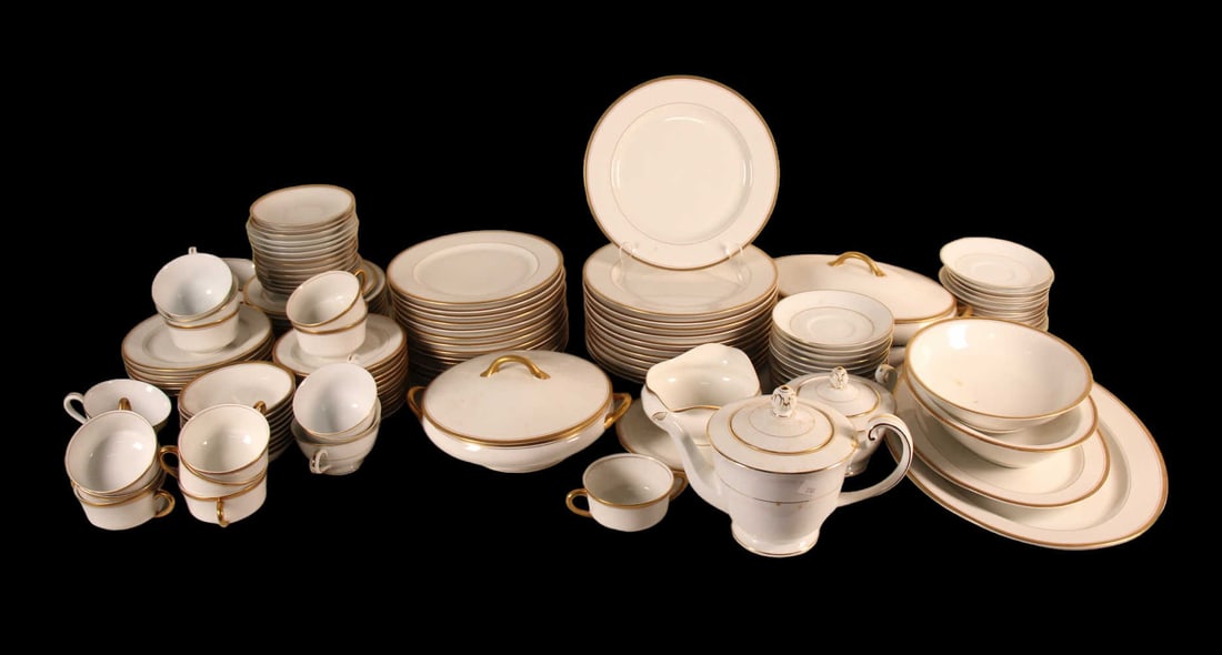 MIXED SET OF NORITAKE & SYRACUSE CHINA  DINNERWARE (1 of 3)