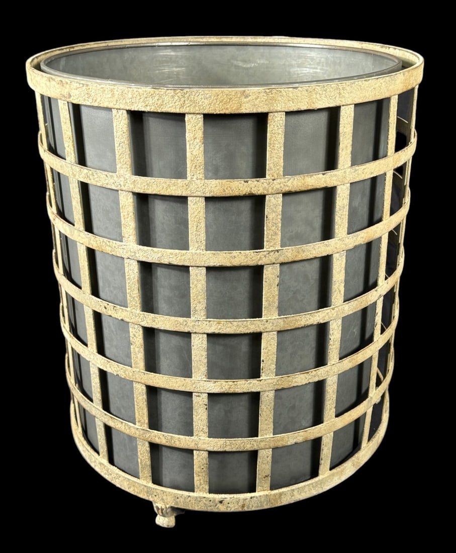 RUSTIC METAL LATTICE PLANTER (1 of 3)