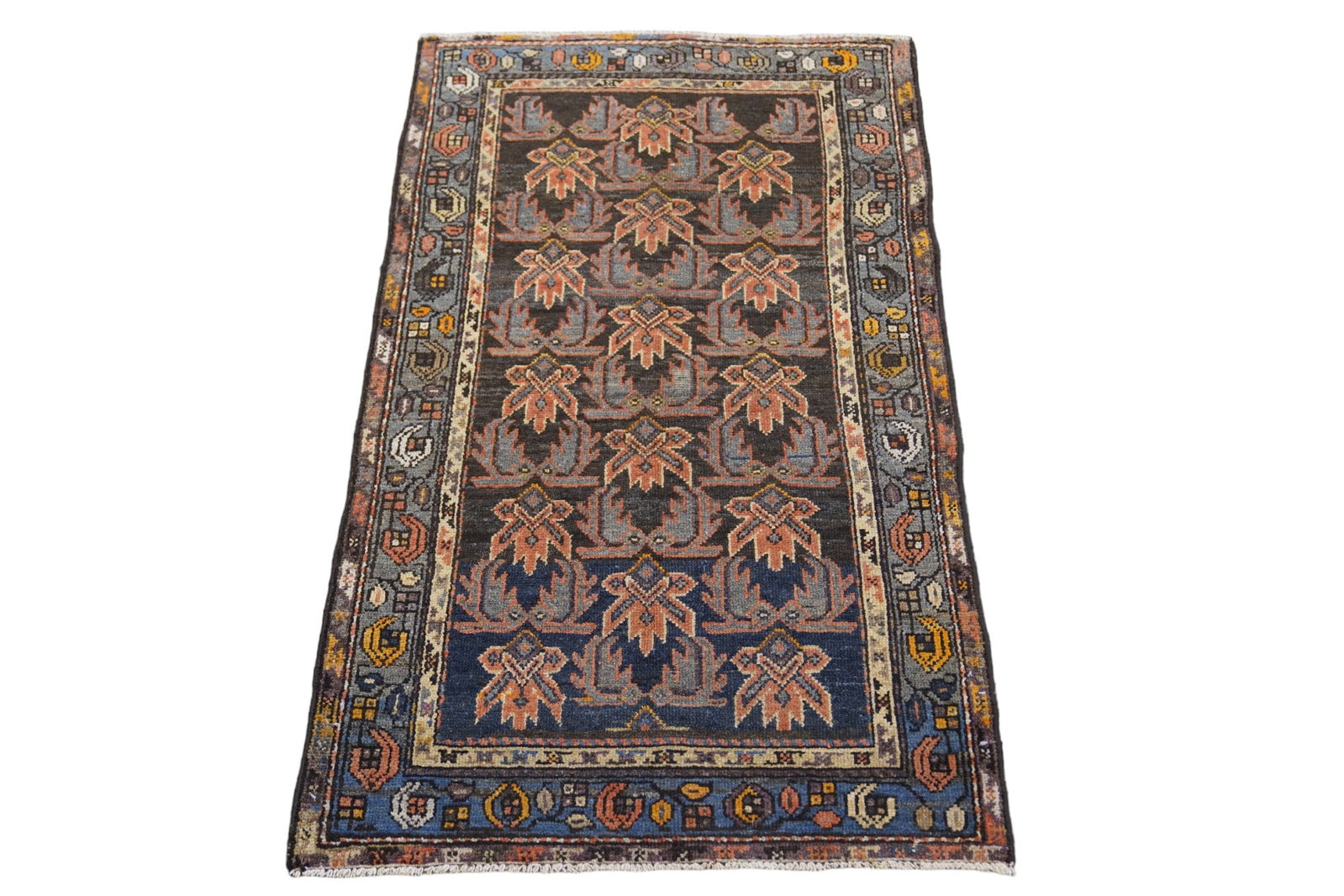 HAMADAN WOOL IRAN RUG: 3'2" X 5'3" HAMADAN WOOL IRAN RUG (24729/401)
