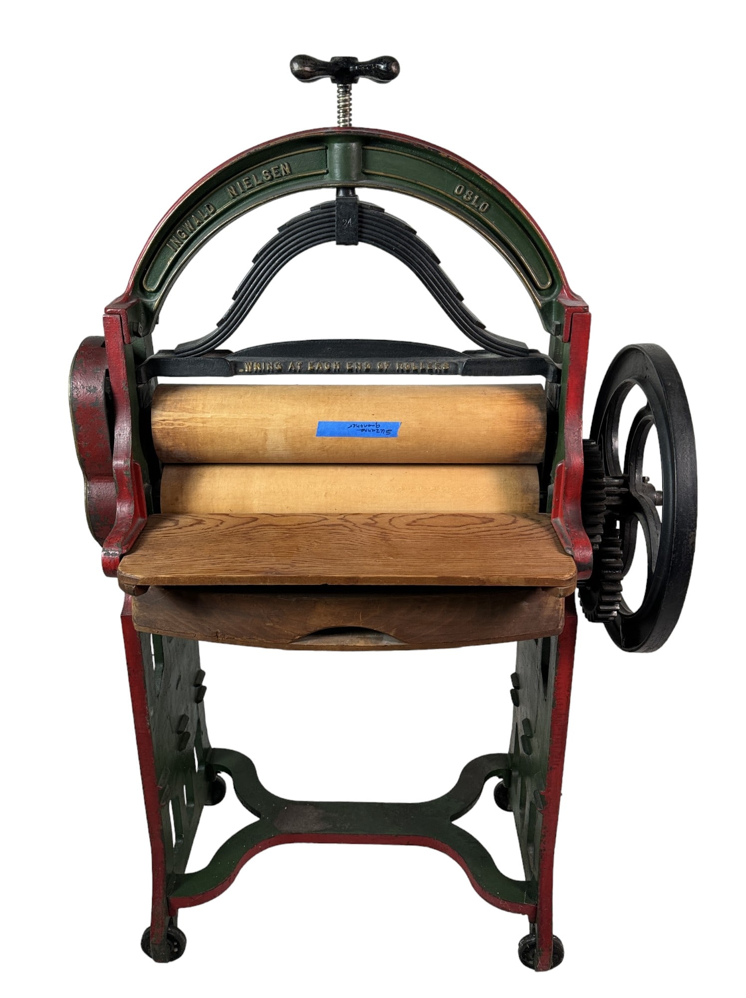 ANTIQUE MANGEL / WRINGER MADE IN ENGLAND (1 of 5)