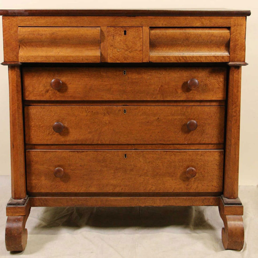 VINTAGE FIVE DRAWER CHEST (1 of 4)