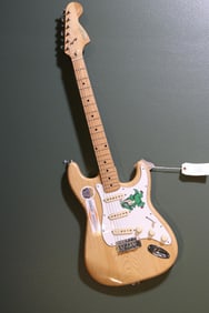 CONQUER TAN ELECTRIC GUITAR