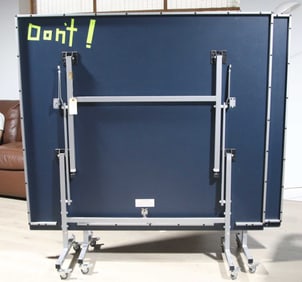 PING PONG TABLE