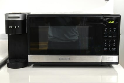 BLACK AND DECKER MICROWAVE