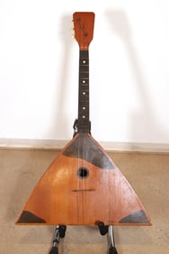 balalaika 3 string russian guitar