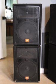 PAIR OF JBX 100 JLB SPEAKERS