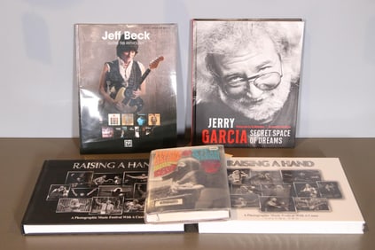 5 GUITAR BOOKS