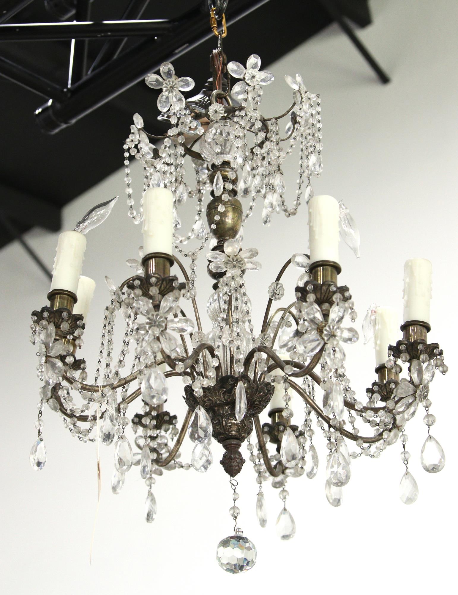 FRENCH 8 LIGHT CHANDELIER: FRENCH 8 LIGHT CHANDELIER