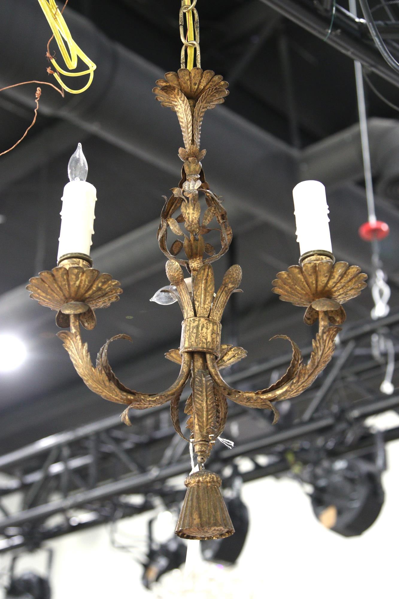 SMALL 3 LIGHT CHANDELIER: SMALL 3 LIGHT CHANDELIER