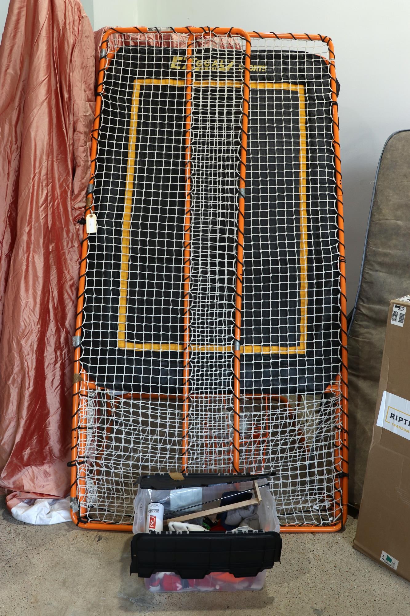 EZ GOAL NET WITH SPORT GAMES BOX: EZ GOAL NET WITH SPORT GAMES BOX