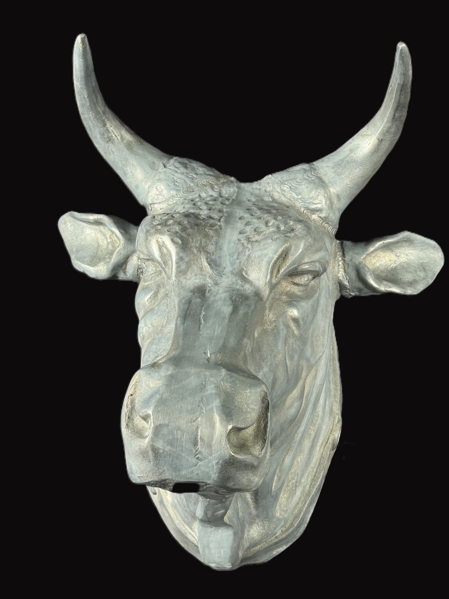 LARGE METAL BULL HEAD (1 of 3)
