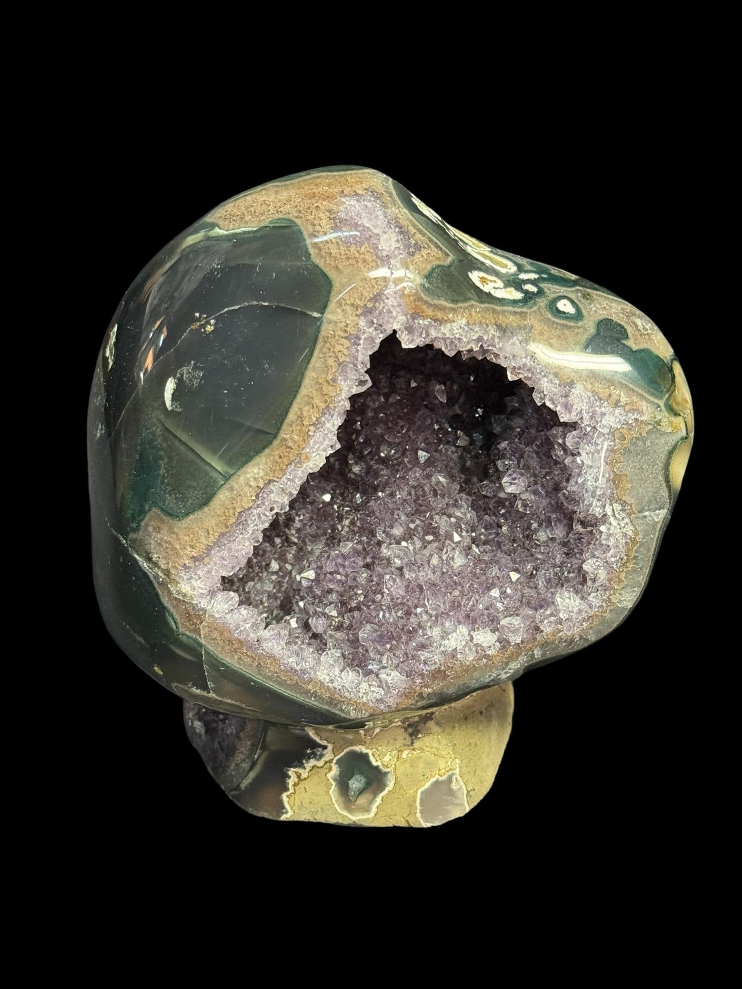 POLISHED AMETHYST WINDOW: POLISHED AMETHYST POCKET Height: 7 in. by Width: 6
