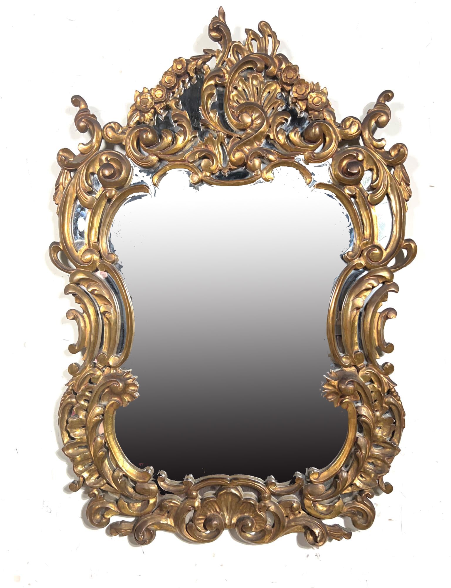 GILT FRAMED CHIPPENDALE STYLE MIRROR (1 of 3)
