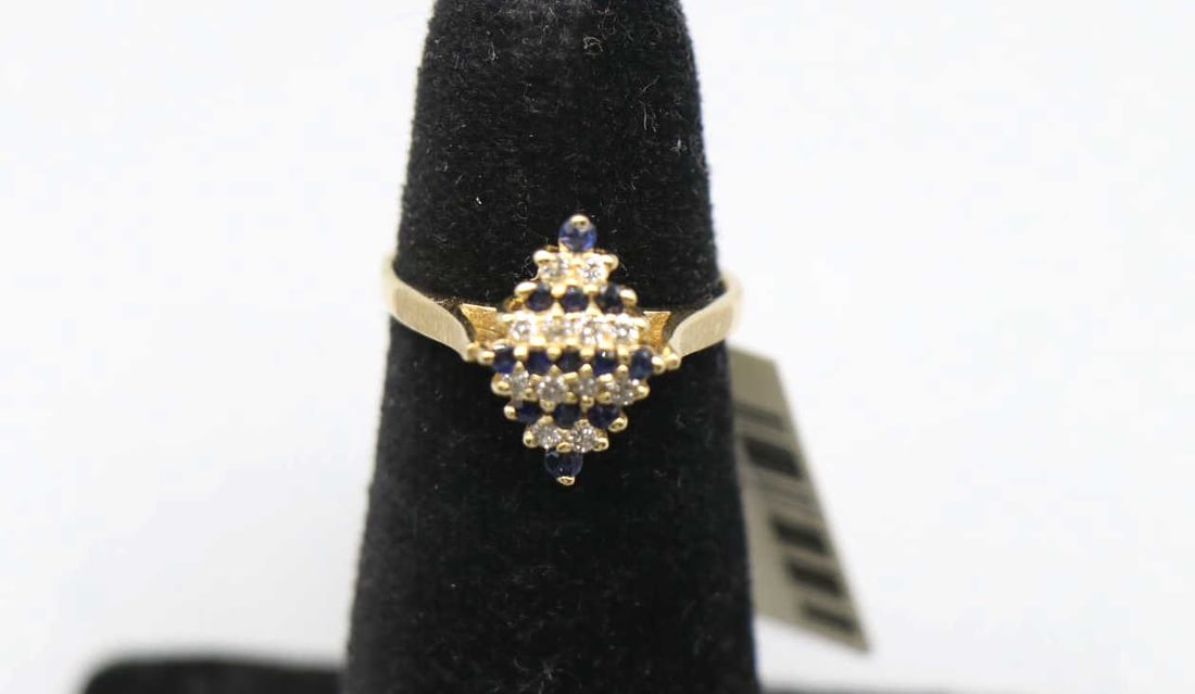 14K YELLOW GOLD SHAPPHIRE & DIAMOND RING (1 of 2)