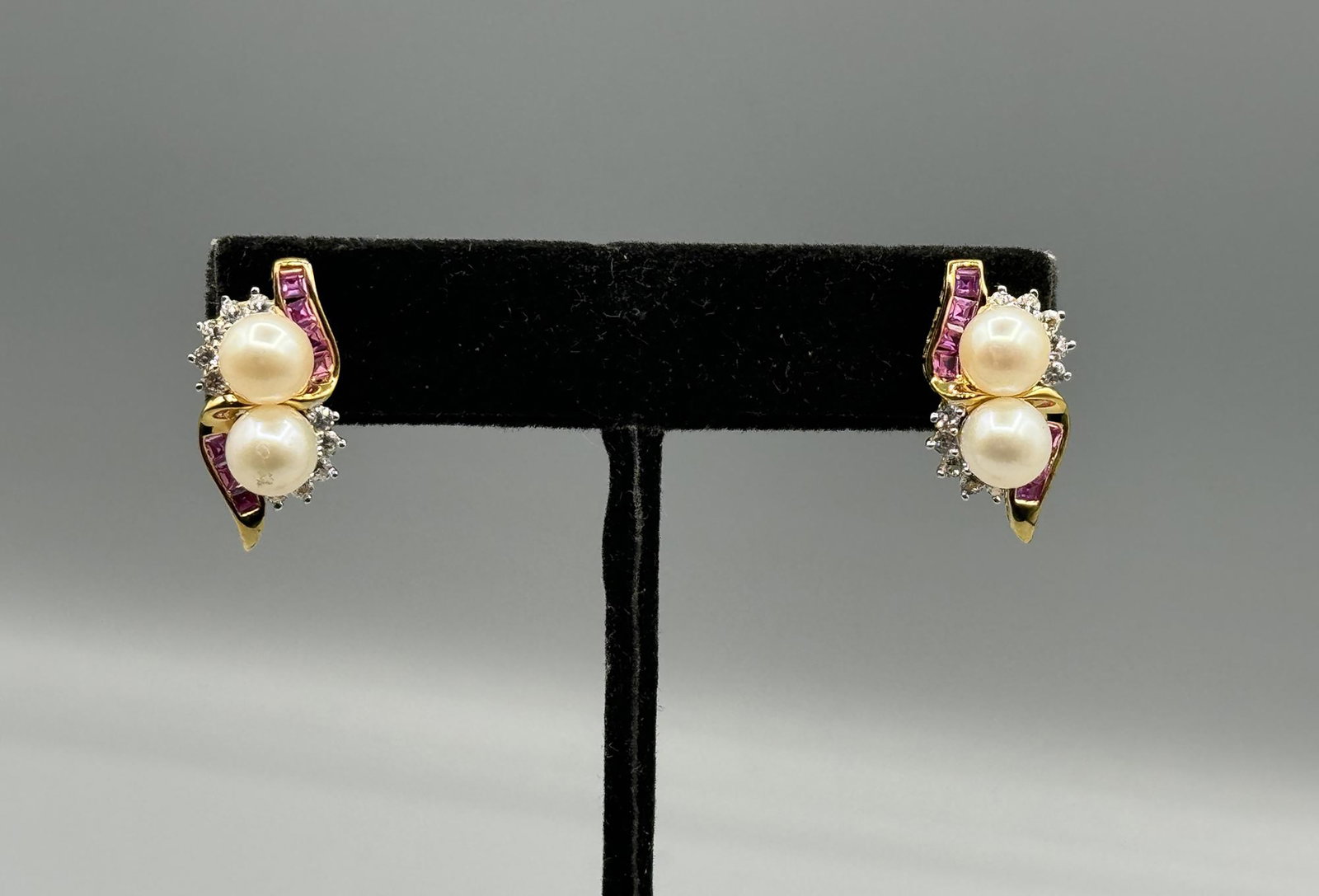 PINK SAPPHIRE DIA AND PEARL EARRINGS: PINK SAPPHIRE DIA AND PEARL EARRINGS
