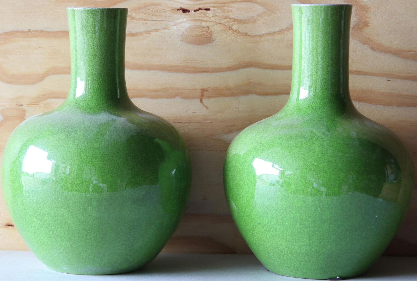 PAIR OF CHINESE APPLE GREEN BOTTLE NECK VASES (1 of 9)