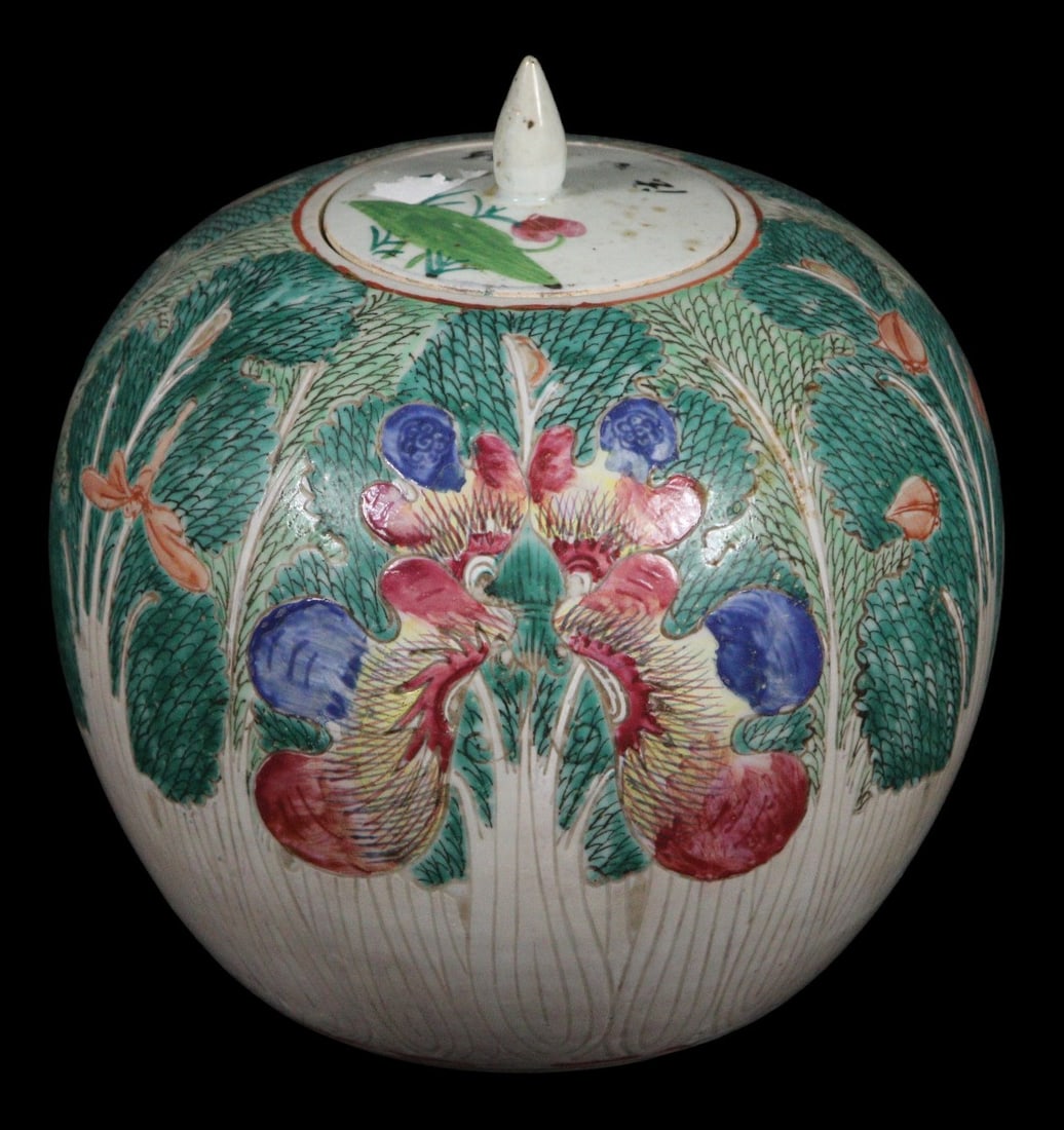 CHINESE PORCELAIN TOBACCO LEAF GINGER JAR: CHINESE PORCELAIN TOBACCO LEAF GINGER JAR. Height: 8.5 in. by Width: 8.5 in. by Depth: 8.5