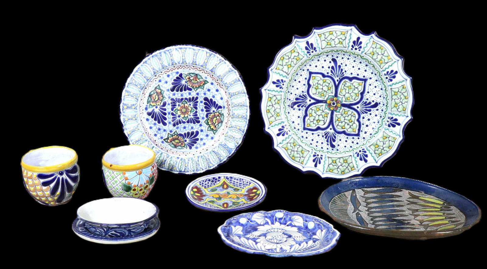 MIXED LOT OF EIGHT MEXICAN POTTERY PIECES (1 of 6)