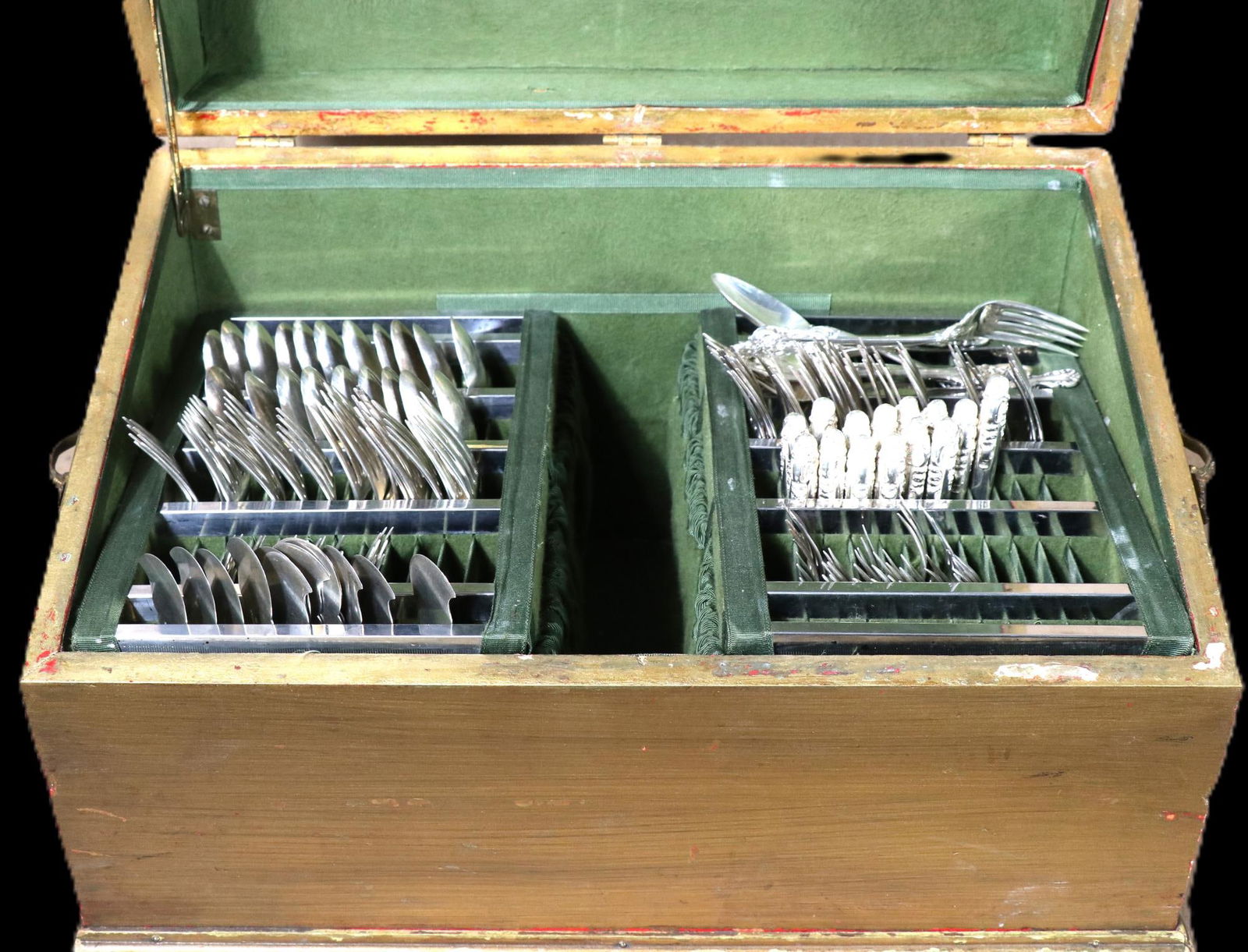 121-PIECE WALLACE BAROQUE STERLING SILVER FLATWARE SET (1 of 7)