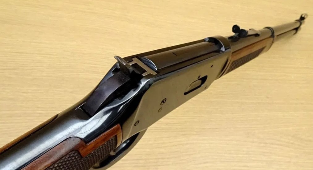 Winchester 94 XTR 30-30 WIN Rifle. Excellent. 20": Winchester 94 XTR 30-30 WIN Rifle. Excellent. 20" Barrel. Shiny Bore, Tight Action Lever Action.Features GORGEOUS Walnut Stock with Checkering and a Polymer Butt Plate. Sling Swivel Studs, Side Gate L