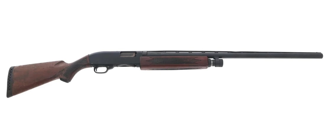 WINCHESTER TED WILLIAMS MODEL 200 12 GAUGE SHOTGUN: WINCHESTER TED WILLIAM MODEL 200 12 GAUGE SHOTGUN Winchester "Ted Williams" Model 200 12 guage pump shotgun. 2 3/4 inch chamber. modified choke. 28 inch vented rib barrel. Checkered wood stock and for