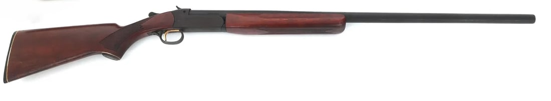 WINCHESTER MODEL 37A 12GA SHOTGUN: WINCHESTER MODEL 37A 12GA SHOTGUN FIXED FULL CHOKE ENGRAVED RECEIVER, STAMPED MADE IN CANADA, WOOD STOCK SERIAL C704914 (L367)