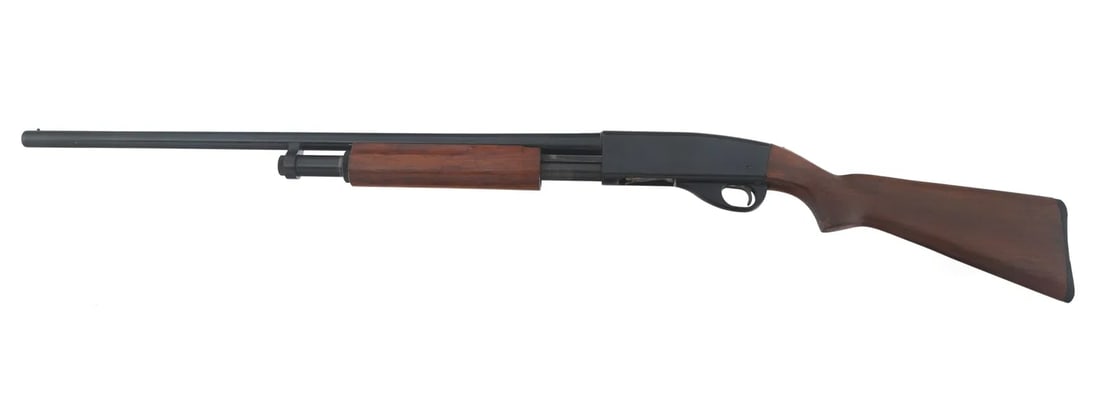 SMITH AND WESSON EASTFIELD MODEL 916-A 12GA: SMITH AND WESSON EASTFIELD MODEL 916-A 12GA BLUE FINISH, WOOD STOCK AND BEAD SIGHT 28" LENGTH BARREL SERIAL 1B4620 (L368)
