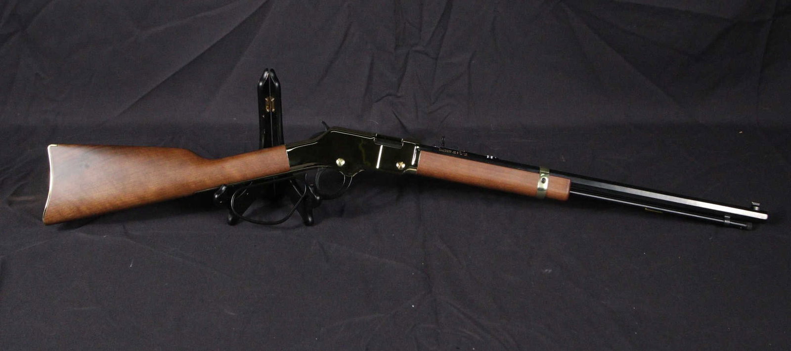 HENRY GOLDEN BOY 22 S/L/LR LARGE LOOP RIFLE: HENRY GOLDEN BOY 22 S/L/LR LARGE LOOP RIFLE MODEL H004L. SERIAL #GB010864L. (L296)