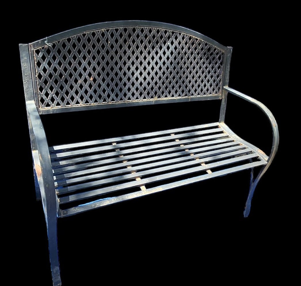 METAL GARDEN SETTEE: METAL GARDEN SETTEE.