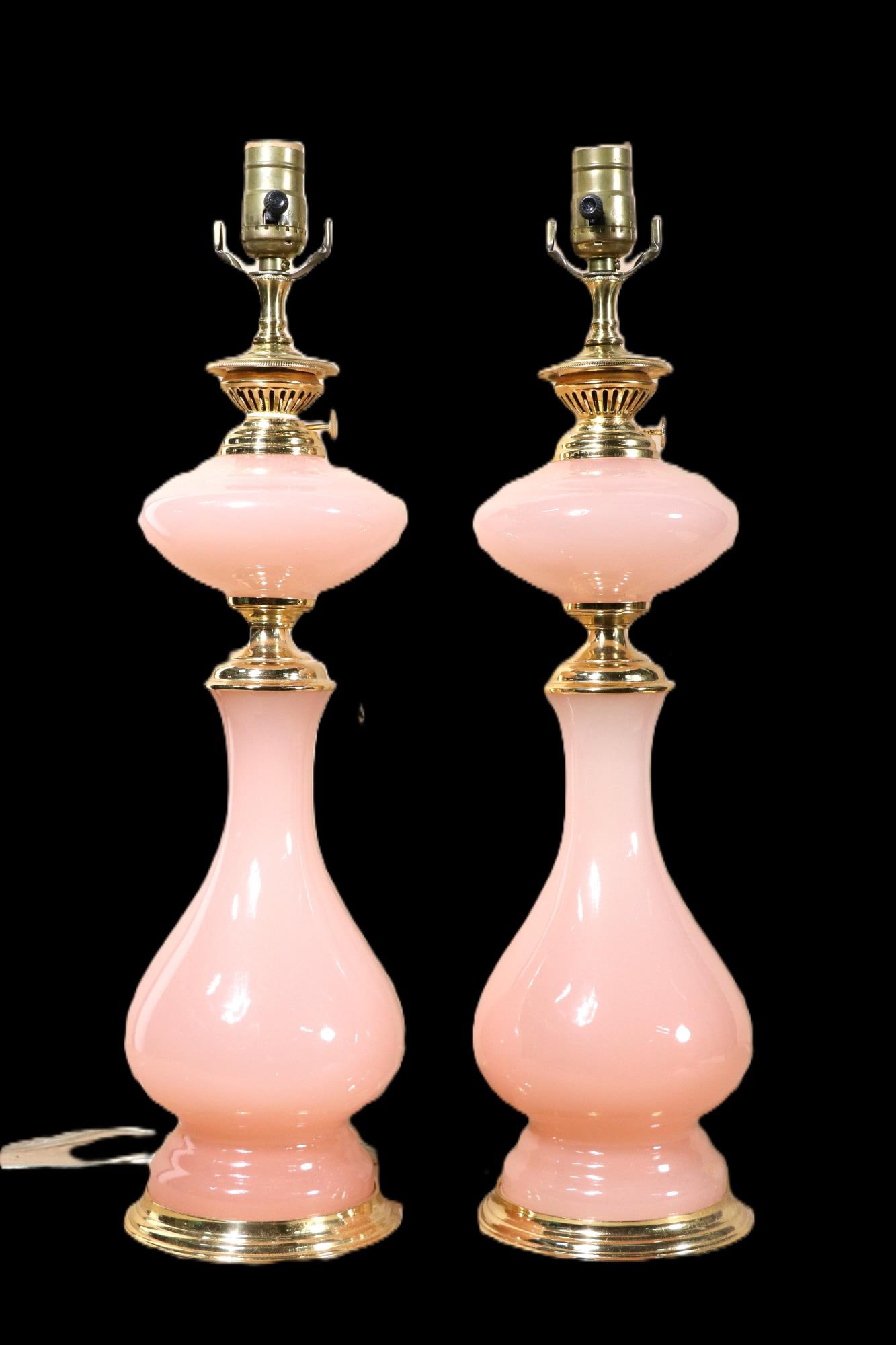 VINTAGE PETROLEUM LAMP IN PINK OPAL MURANO GLASS (1 of 4)